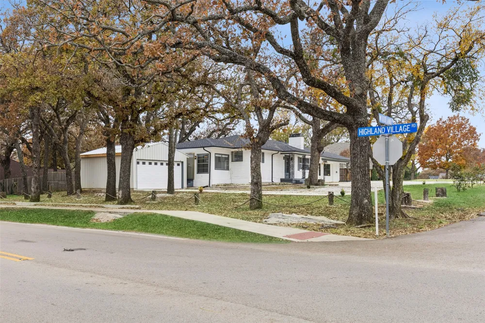 102 Woodland Drive Highland Village, TX 75077
