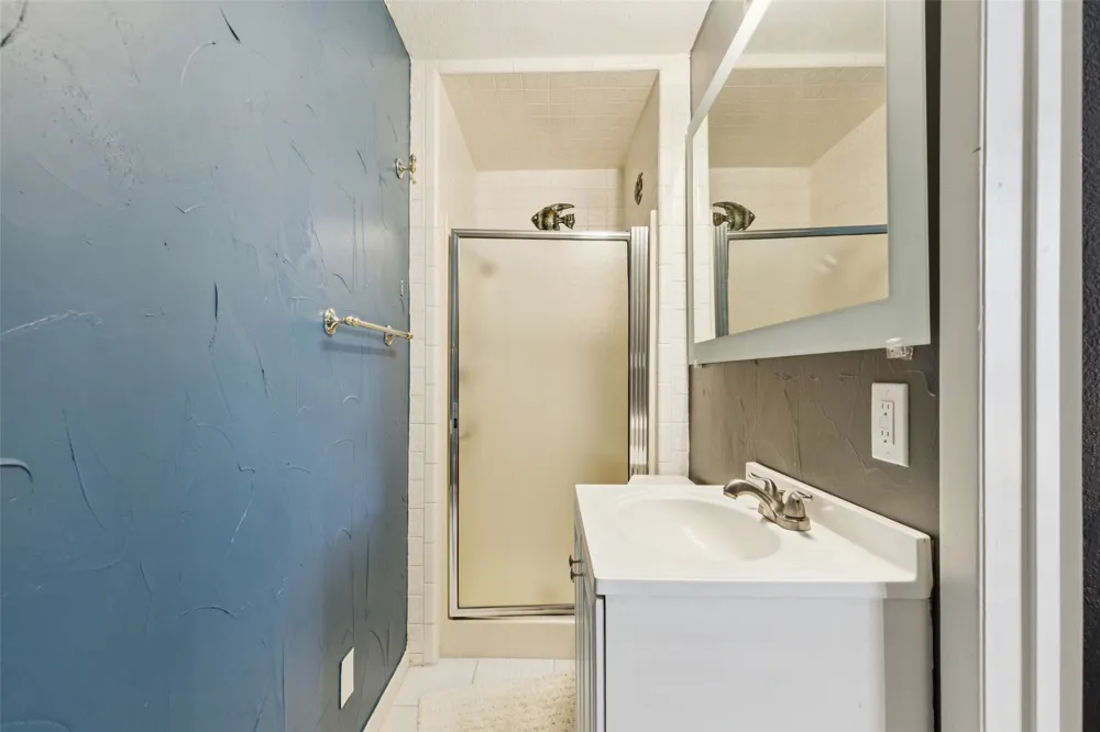 102 Woodland Drive Highland Village, TX 75077
