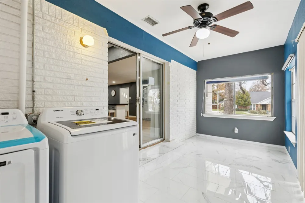 102 Woodland Drive Highland Village, TX 75077