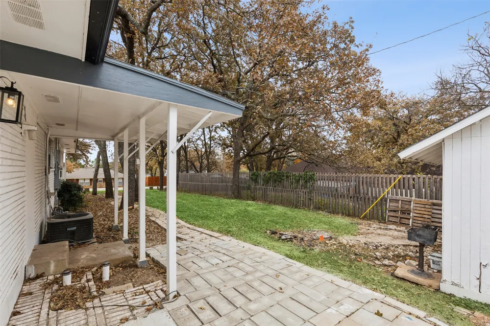 102 Woodland Drive Highland Village, TX 75077