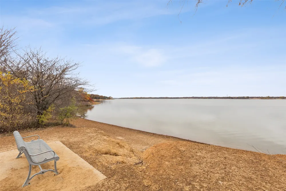 102 Woodland Drive Highland Village, TX 75077
