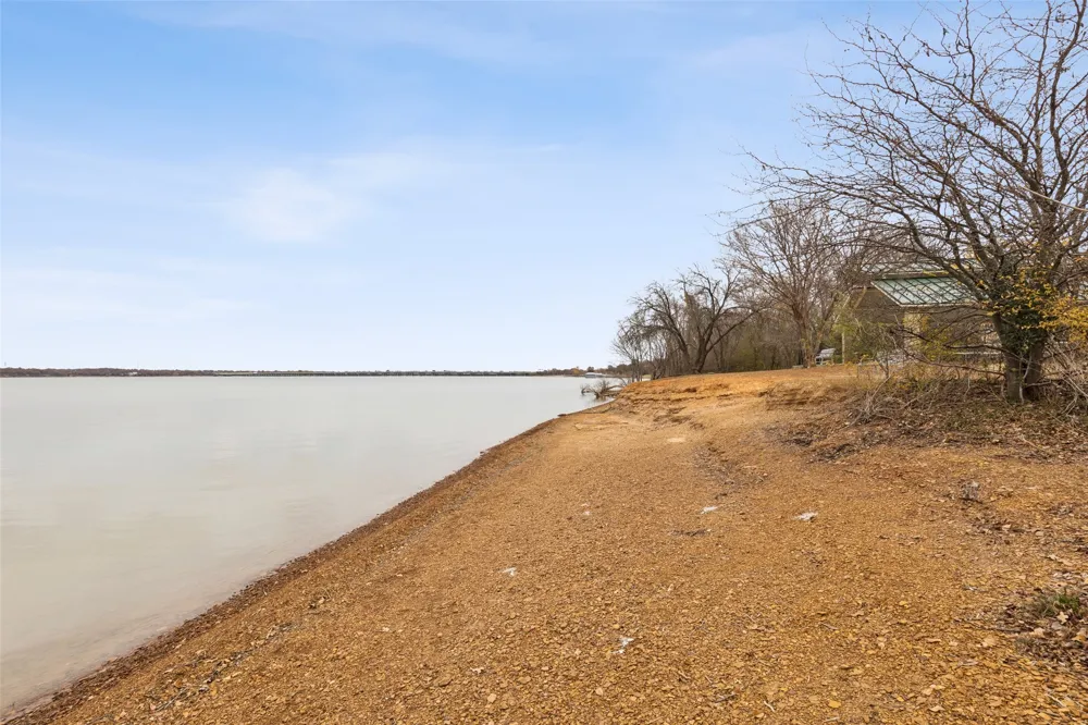 102 Woodland Drive Highland Village, TX 75077