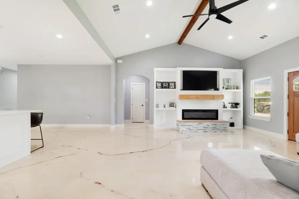 725 Daniel Street Blossom, TX 75416