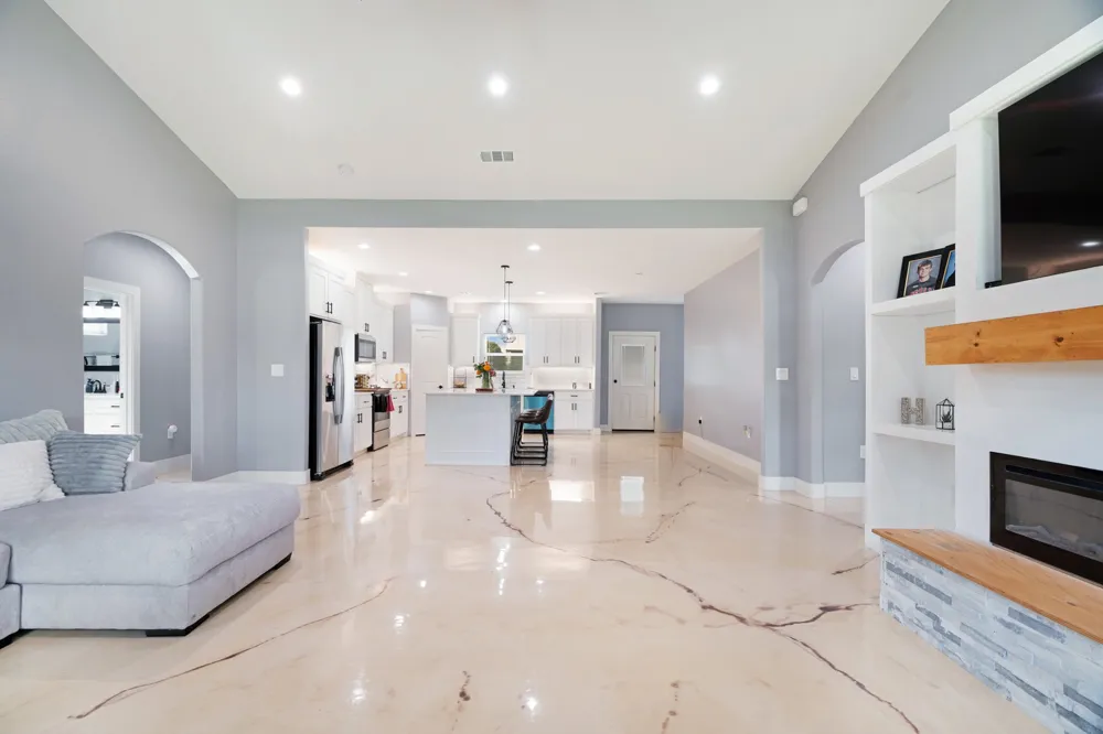 725 Daniel Street Blossom, TX 75416