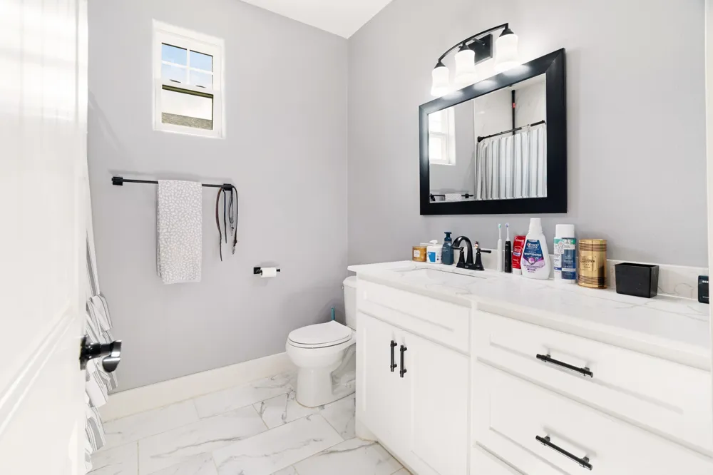 725 Daniel Street Blossom, TX 75416