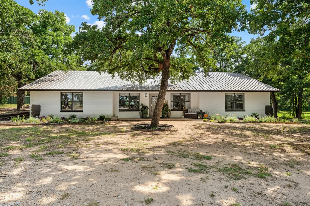 443 County Road 316 Jonesboro, TX 76538