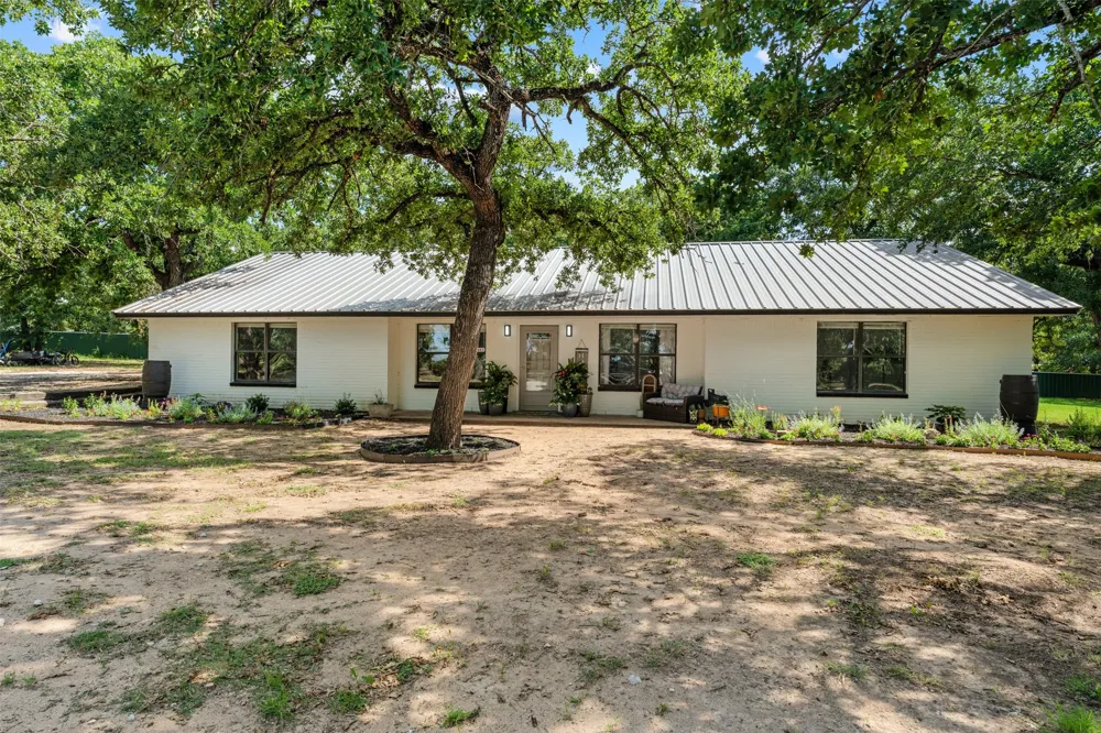 443 County Road 316 Jonesboro, TX 76538