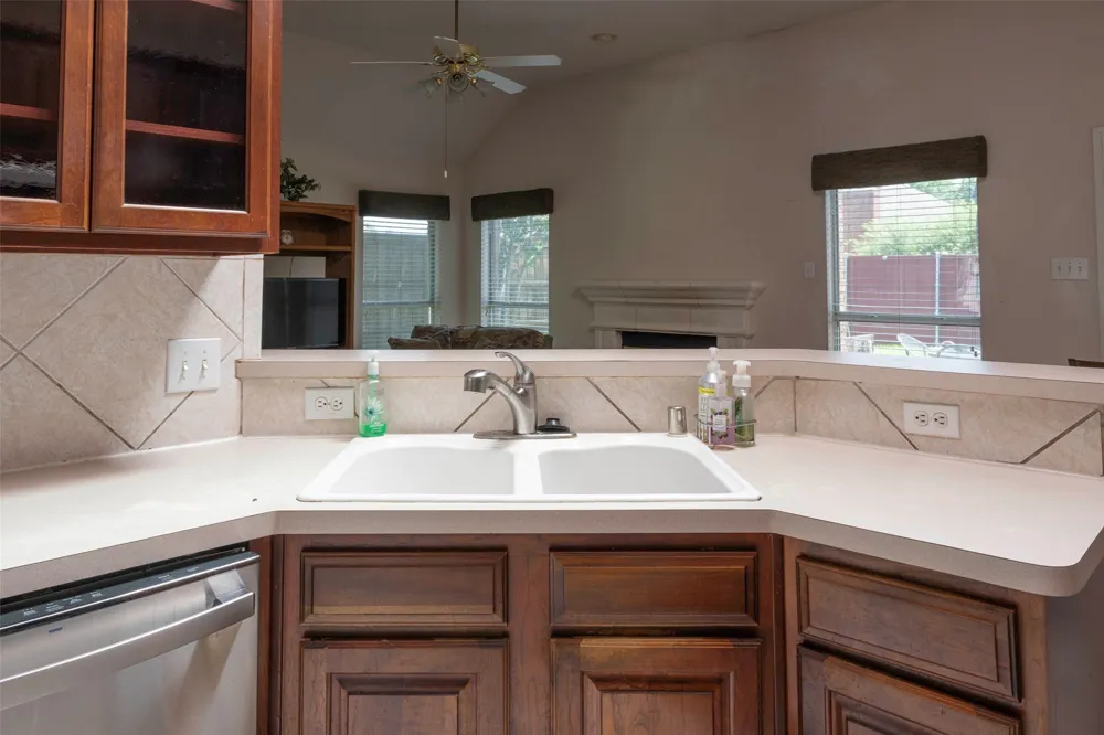 5833 Legend Lane The Colony, TX 75056