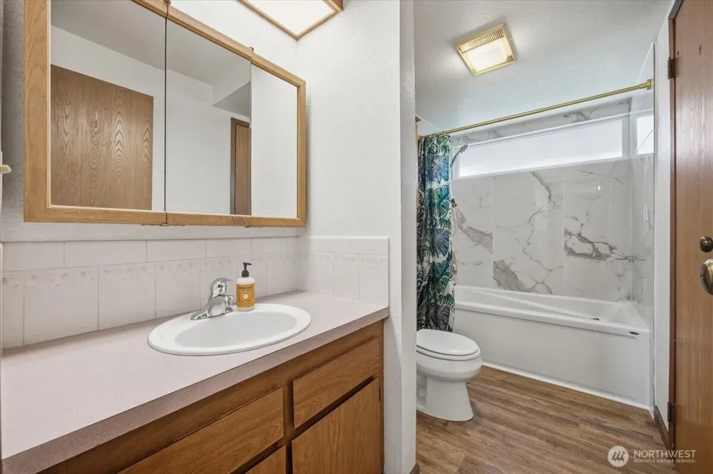 1516 S Olympia Place Kennewick, WA 99337