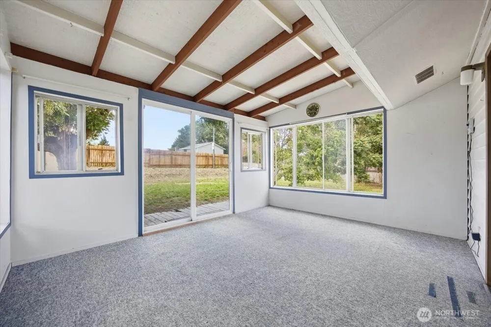 1516 S Olympia Place Kennewick, WA 99337