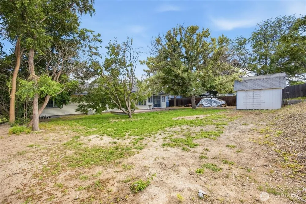 1516 S Olympia Place Kennewick, WA 99337