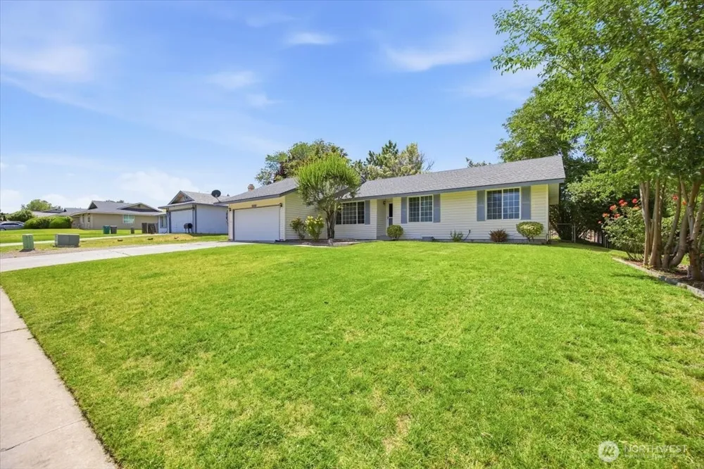 1516 S Olympia Place Kennewick, WA 99337
