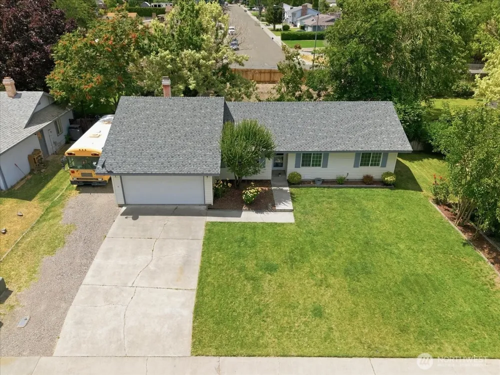 1516 S Olympia Place Kennewick, WA 99337