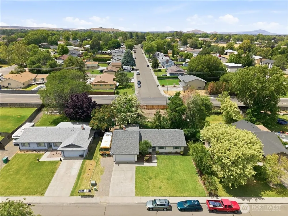 1516 S Olympia Place Kennewick, WA 99337