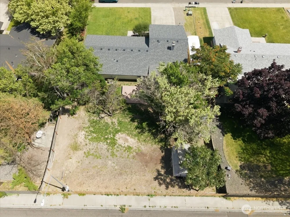 1516 S Olympia Place Kennewick, WA 99337