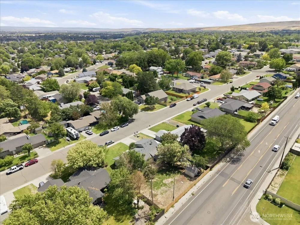 1516 S Olympia Place Kennewick, WA 99337