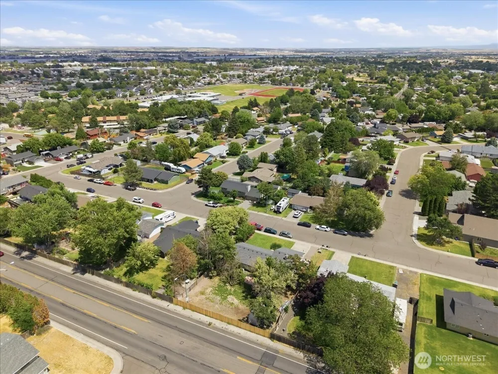 1516 S Olympia Place Kennewick, WA 99337