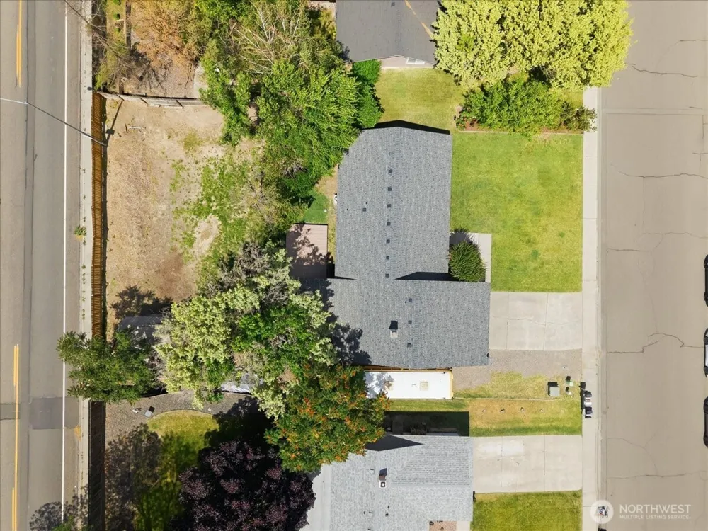 1516 S Olympia Place Kennewick, WA 99337