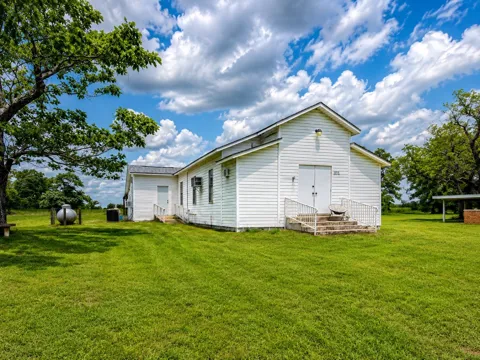 1112 Spruiell Street