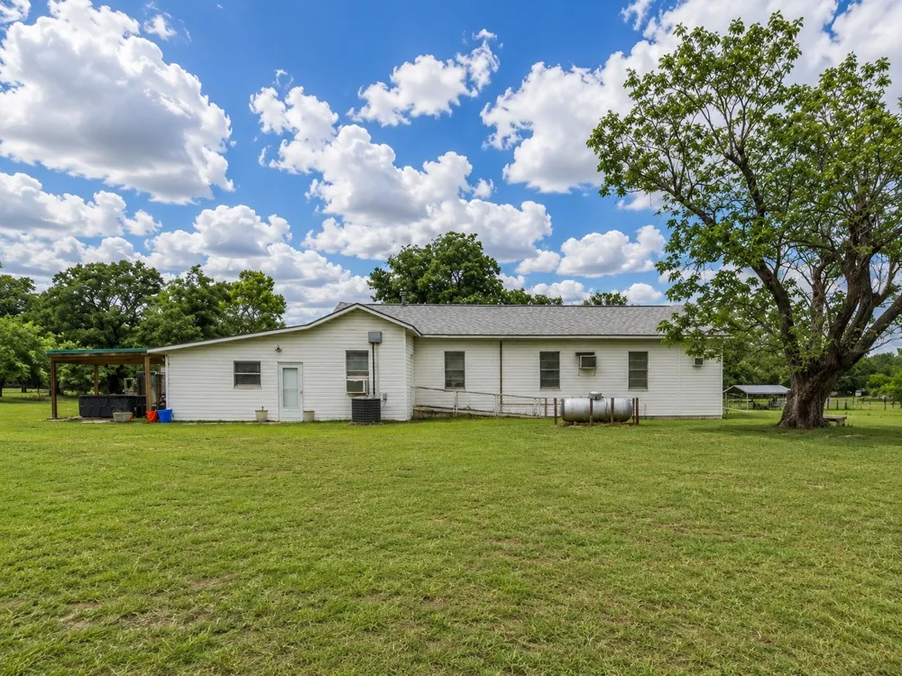 1112 Spruiell Street Jewett, TX 75846