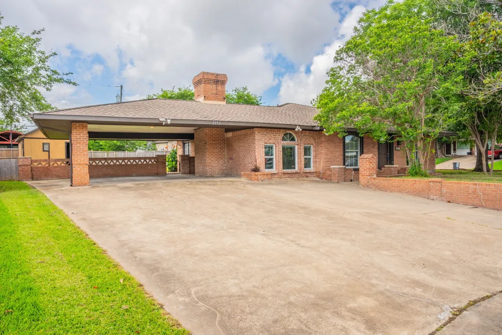 2652 Bluebird Lane Mesquite, TX 75149