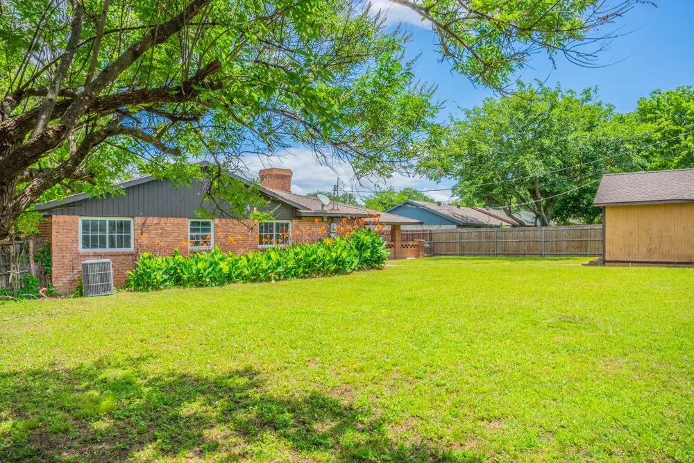 2652 Bluebird Lane Mesquite, TX 75149