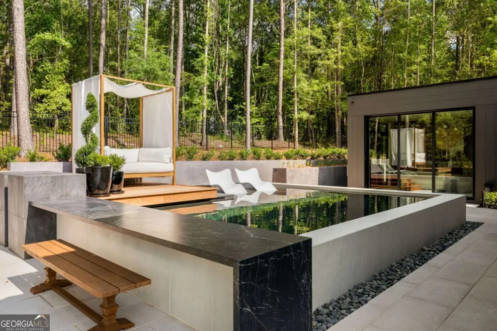 1131 Lupo LOOP Chattahoochee Hills, GA 30268