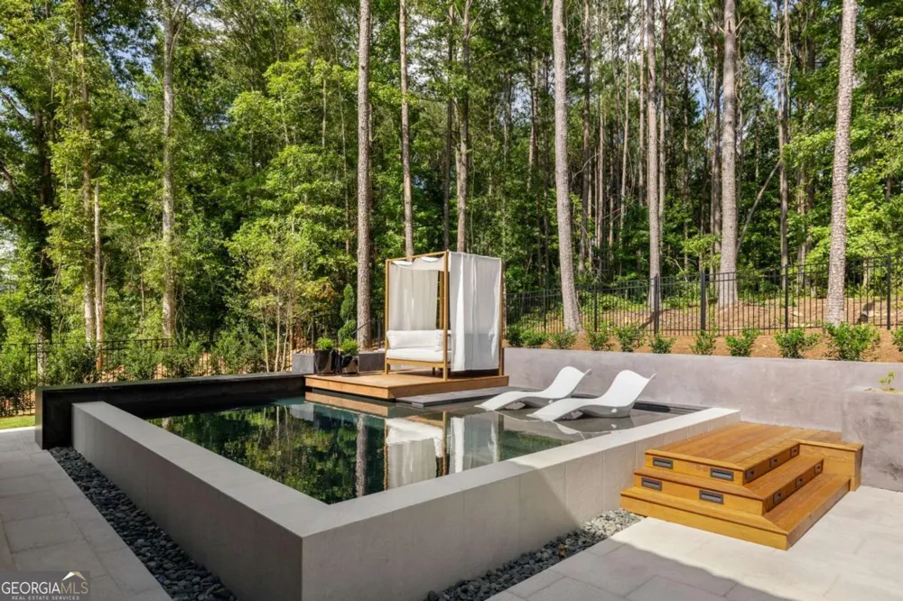 1131 Lupo LOOP Chattahoochee Hills, GA 30268