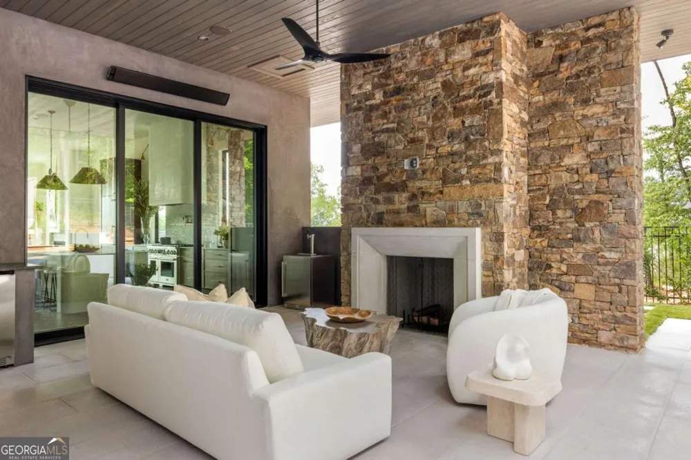 1131 Lupo LOOP Chattahoochee Hills, GA 30268