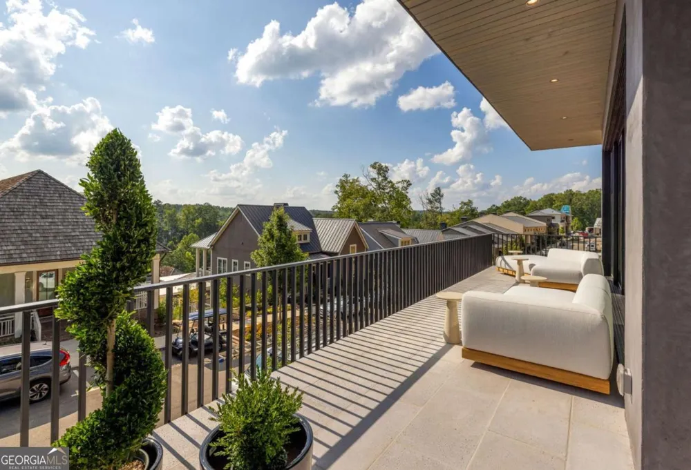 1131 Lupo LOOP Chattahoochee Hills, GA 30268