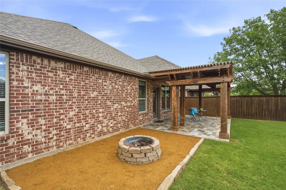 705 Llano Falls Drive McKinney, TX 75071