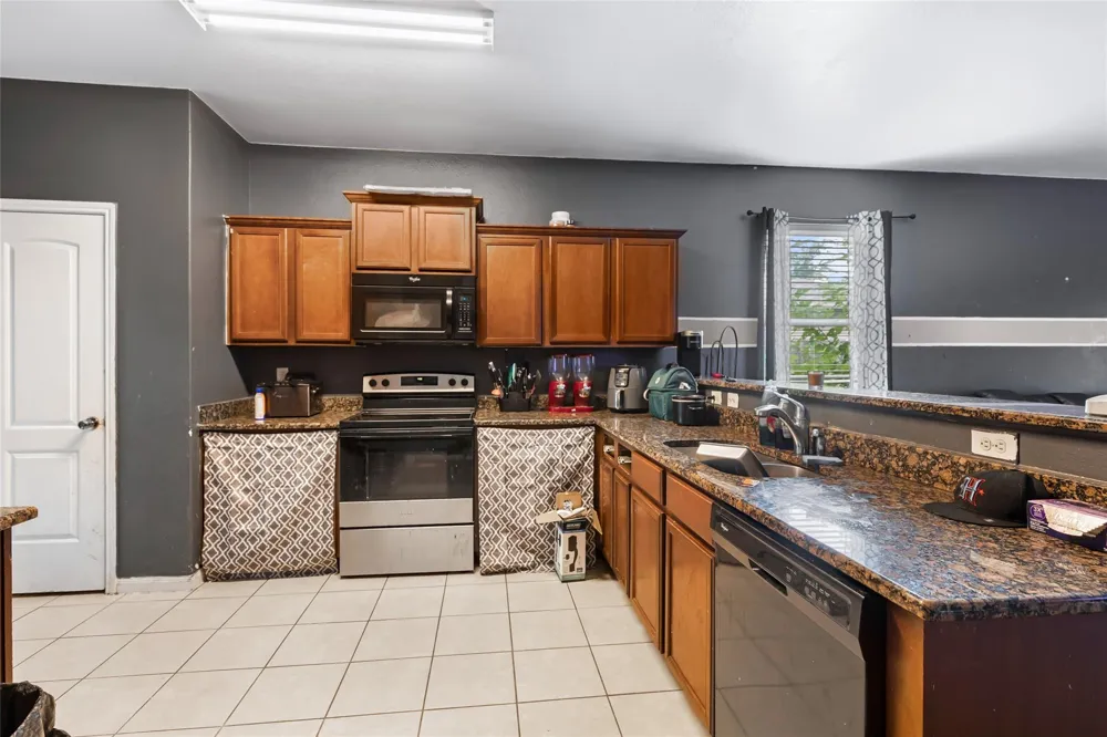 2707 Tracy Lane Highlands, TX 77562