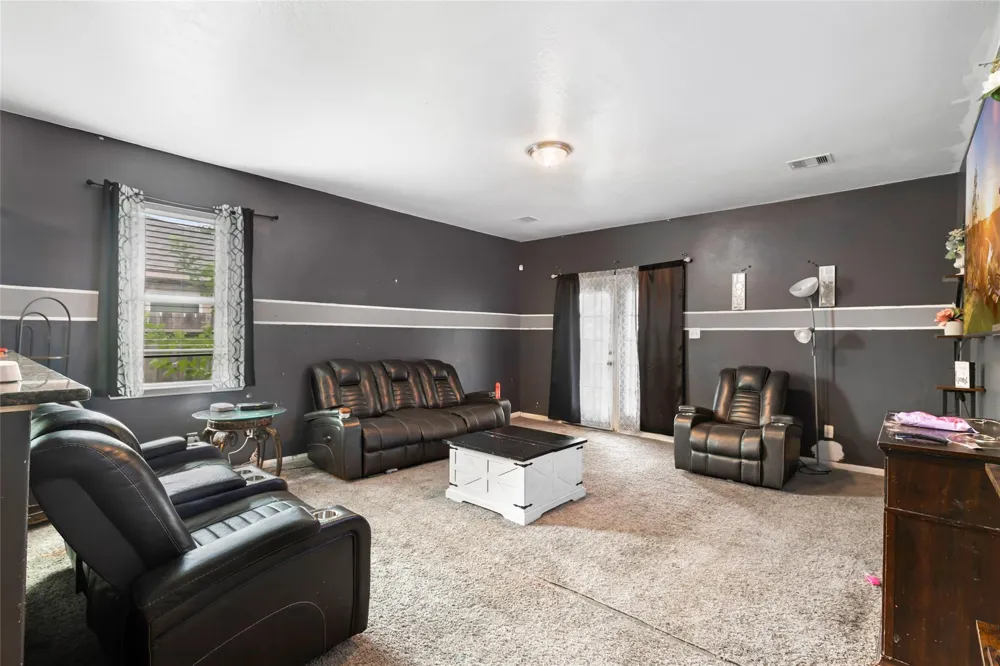 2707 Tracy Lane Highlands, TX 77562