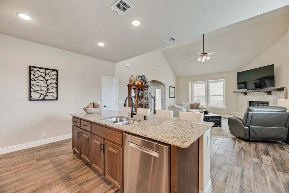 516 W North Creek Drive Sherman, TX 75092