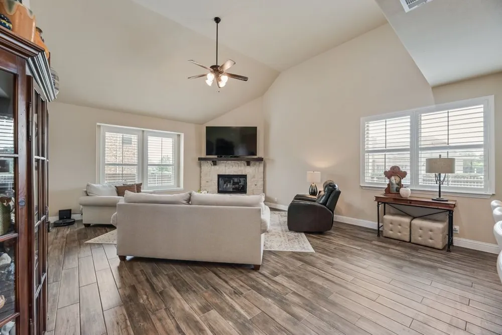 516 W North Creek Drive Sherman, TX 75092
