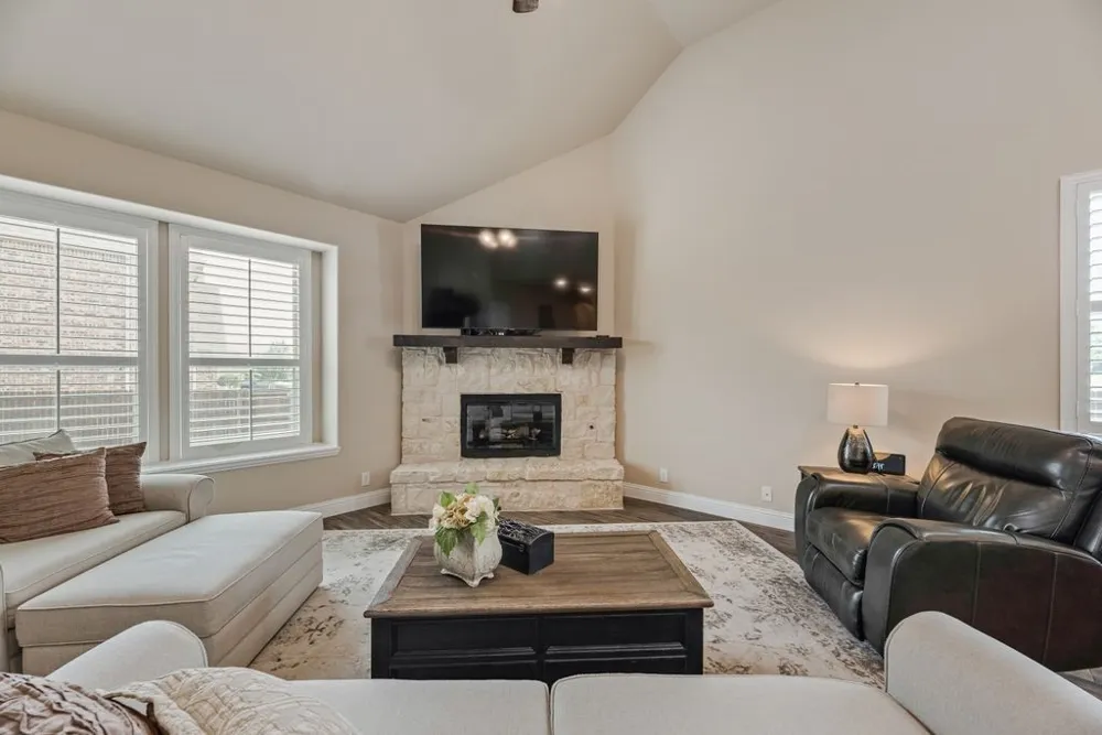 516 W North Creek Drive Sherman, TX 75092