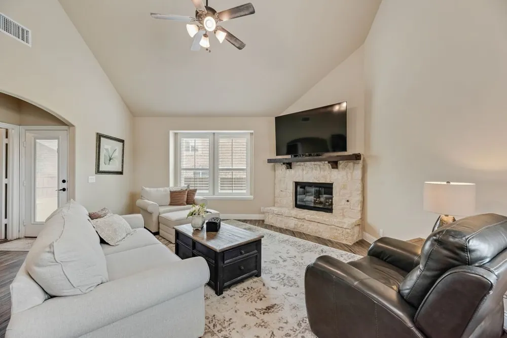 516 W North Creek Drive Sherman, TX 75092