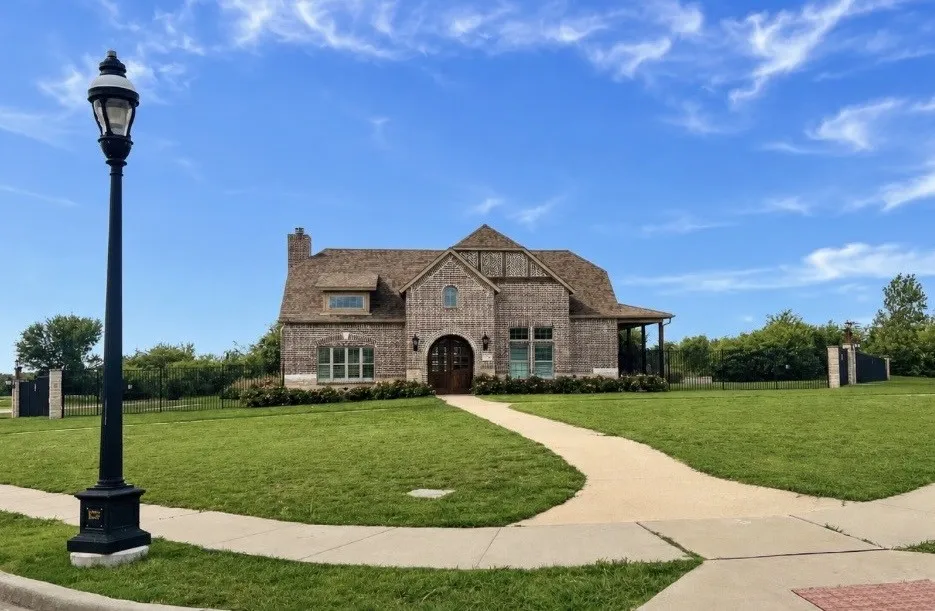 516 W North Creek Drive Sherman, TX 75092