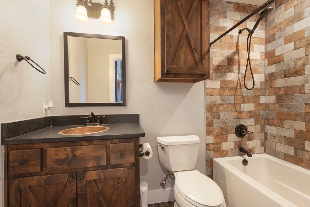 568 County Road 5025 Leonard, TX 75452