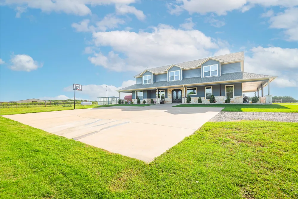 568 County Road 5025 Leonard, TX 75452