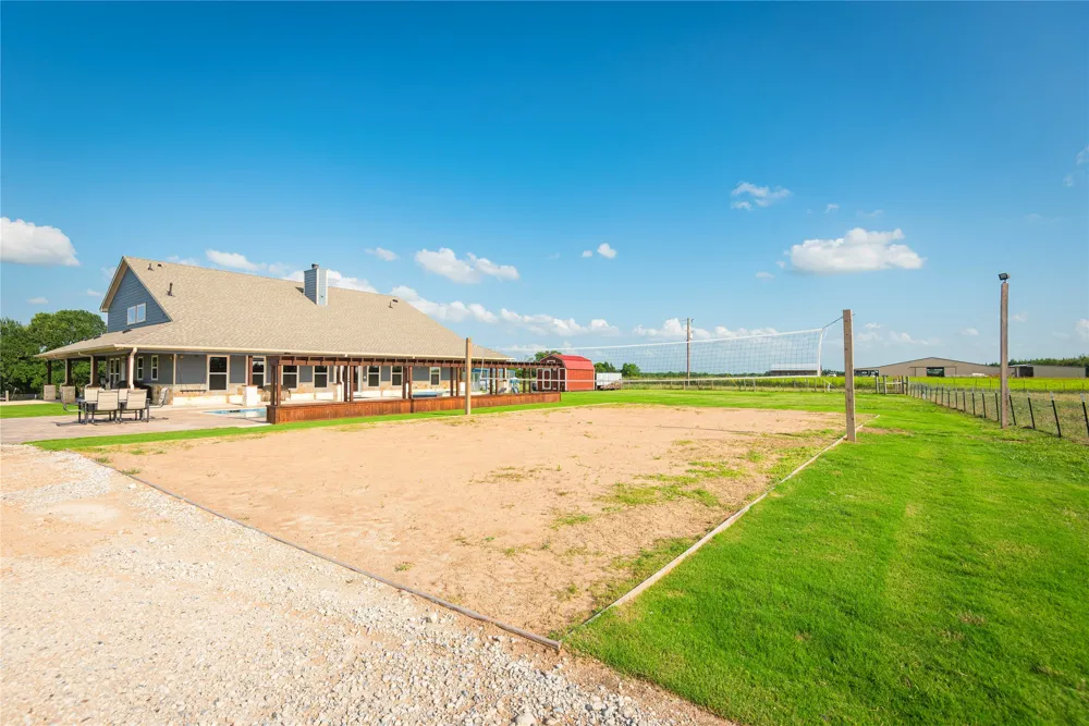 568 County Road 5025 Leonard, TX 75452