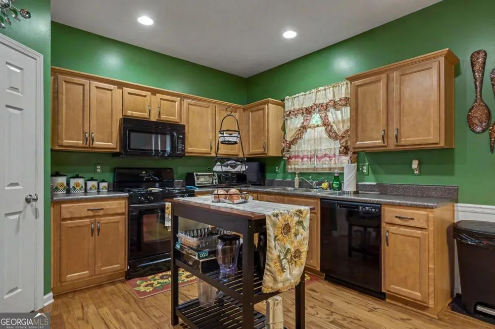 2091 Lakeshore Overlook DR NW Kennesaw, GA 30152