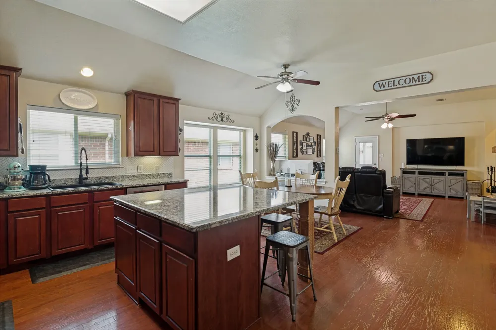 2847 Tranquilo Grand Prairie, TX 75054