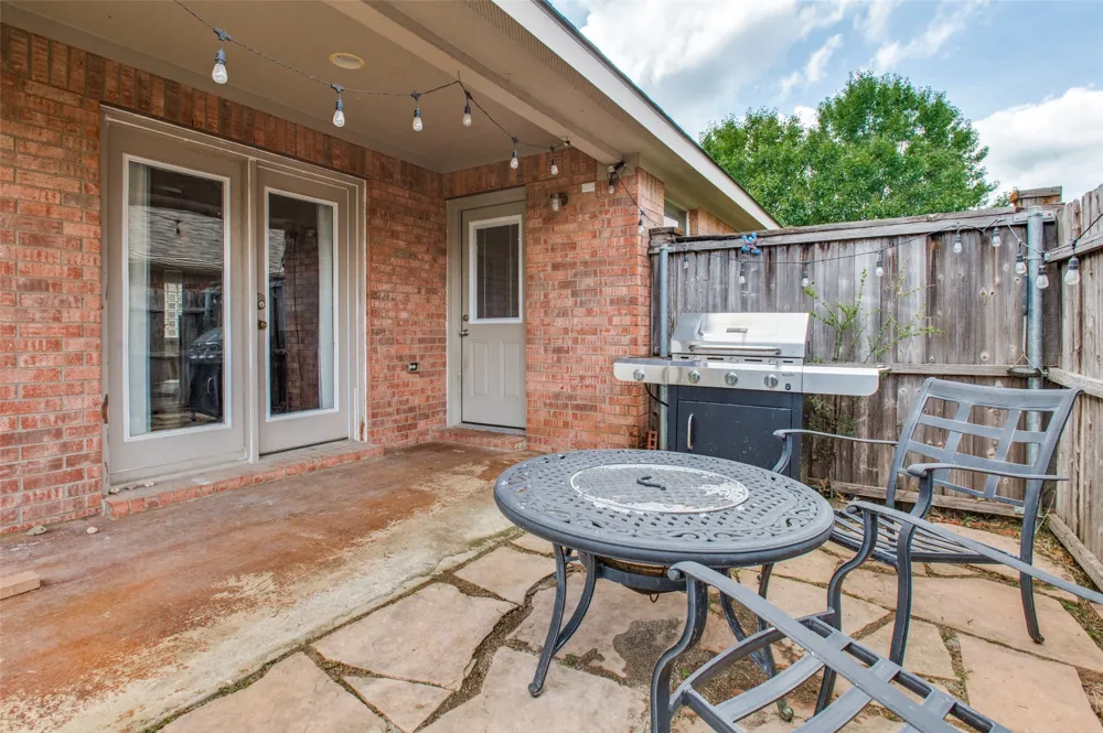 2847 Tranquilo Grand Prairie, TX 75054