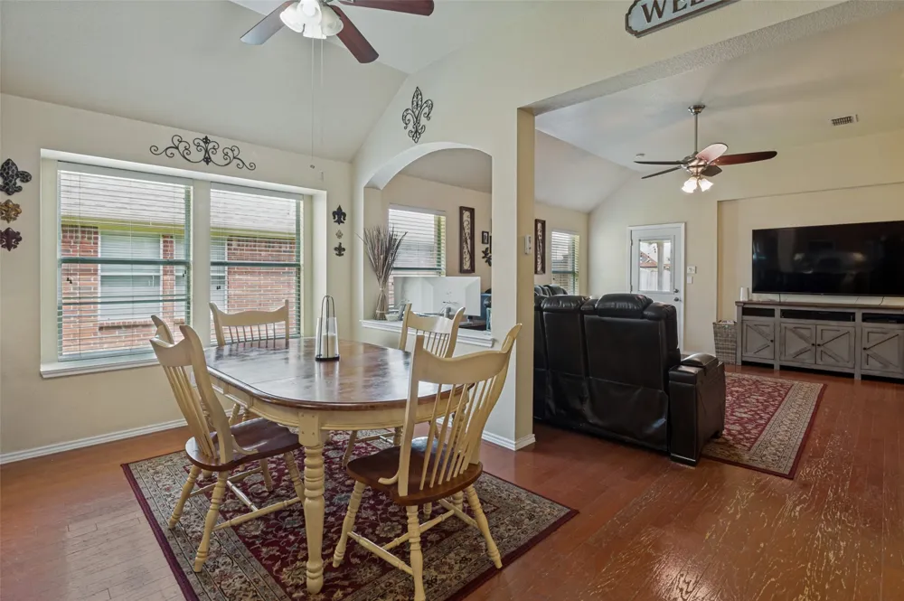 2847 Tranquilo Grand Prairie, TX 75054