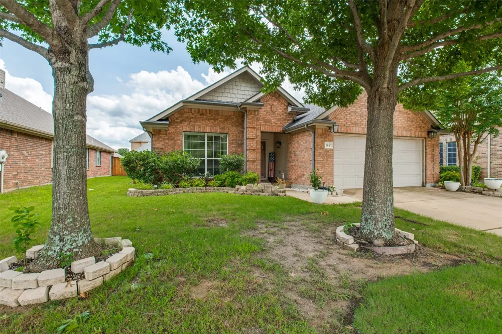2847 Tranquilo Grand Prairie, TX 75054