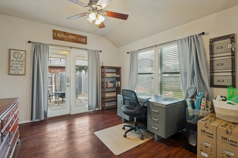 2847 Tranquilo Grand Prairie, TX 75054