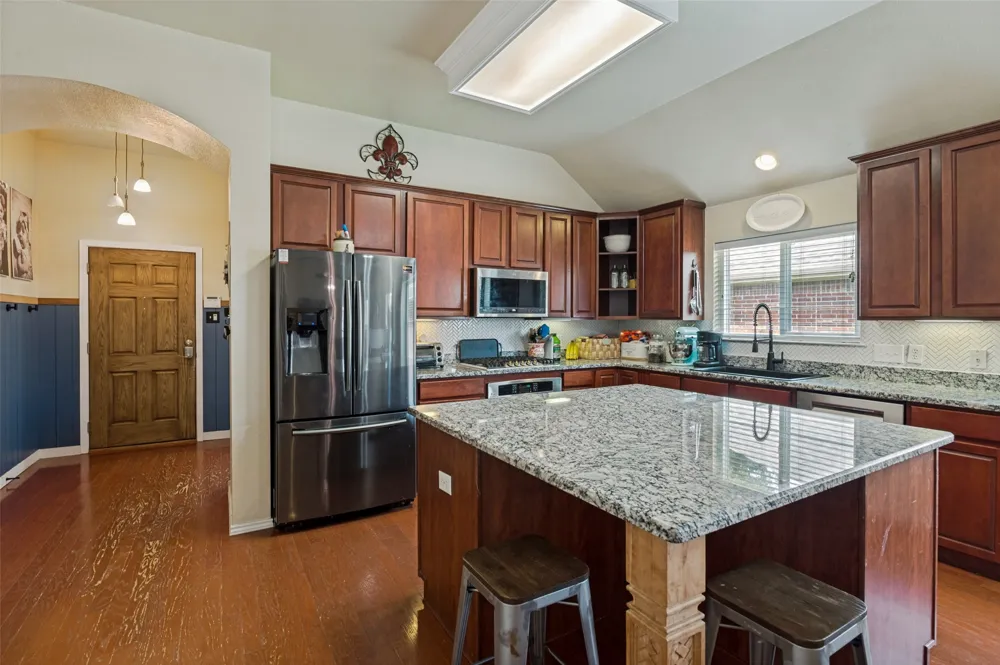 2847 Tranquilo Grand Prairie, TX 75054