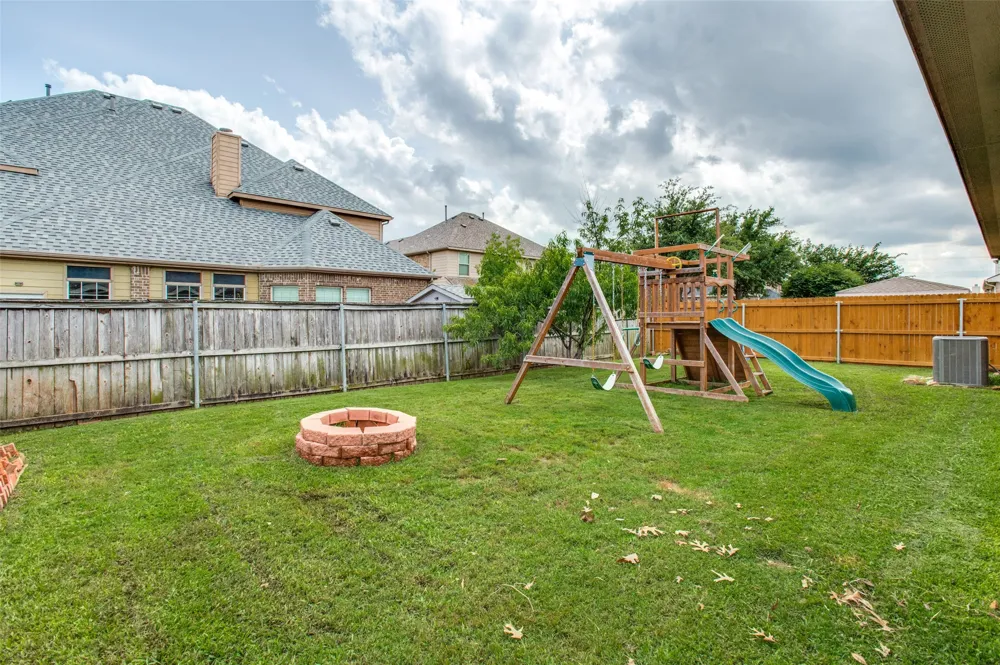 2847 Tranquilo Grand Prairie, TX 75054