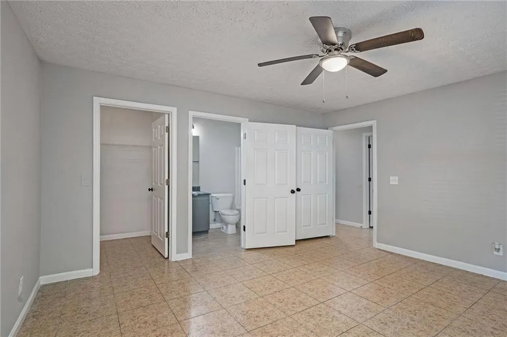 2102 Par Three Way Lithonia, GA 30038